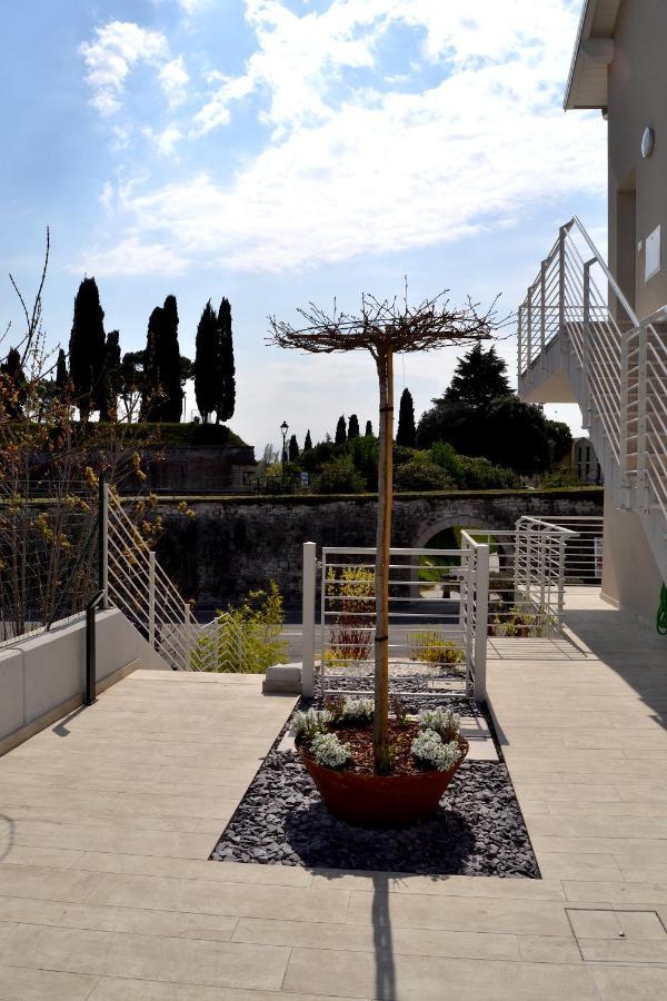 zen AR holiday-home Peschiera del Garda Exterior foto